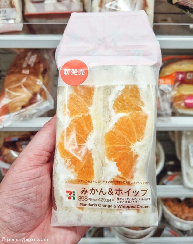 mandarin orange and whipped cream sandwich 7-Eleven Stores in Japan