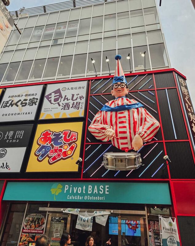 Kuidaore Tarō Osaka clown Dotonbori statue 3d 2025